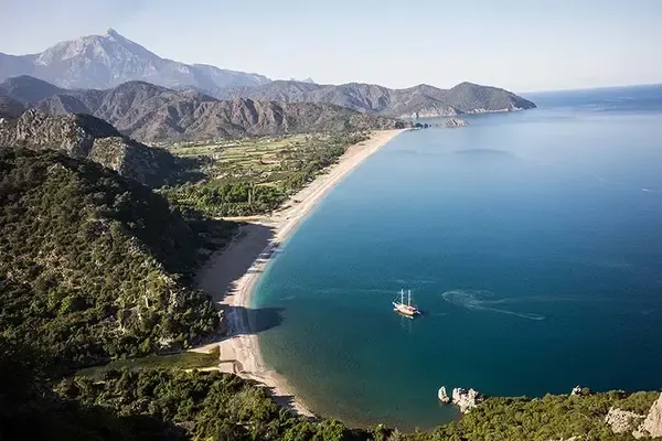 Olimpos Plajı’na Yakın Başka Gezilecek Yerler Nereler