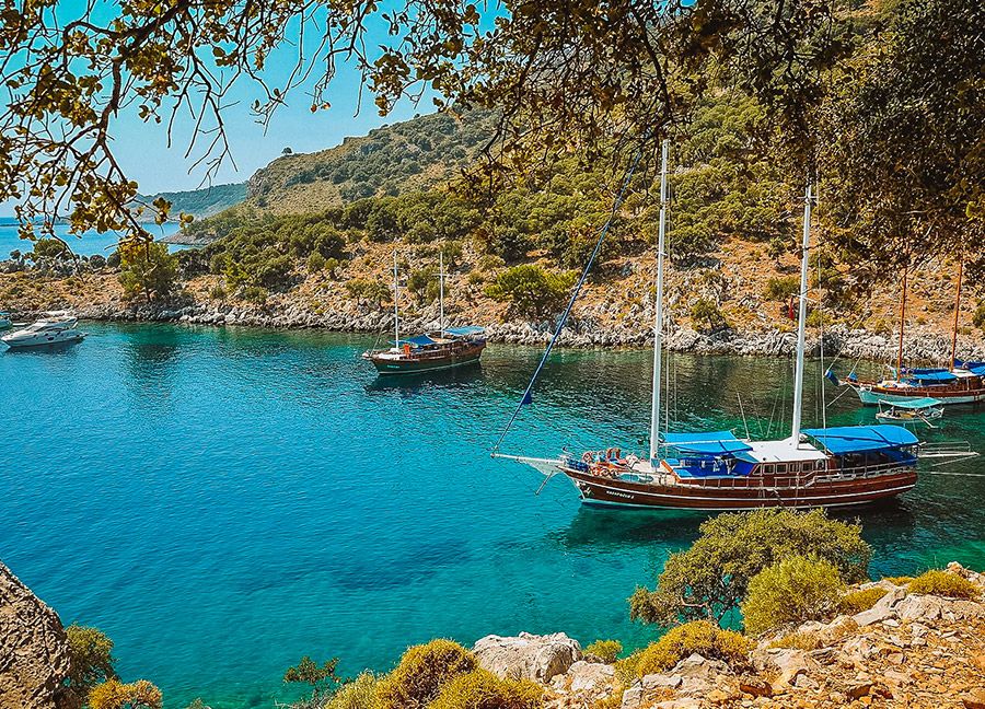 Çamlı Plajı'nda Su Sporları Kano Ve Yelken