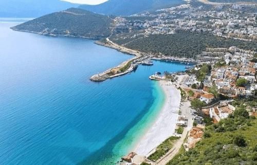 Kalkan Halk Plajı Nerede Bulunuyor