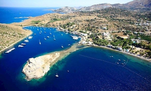 Gümüşlük Koyu’nda Yüzme Ve Su Sporları